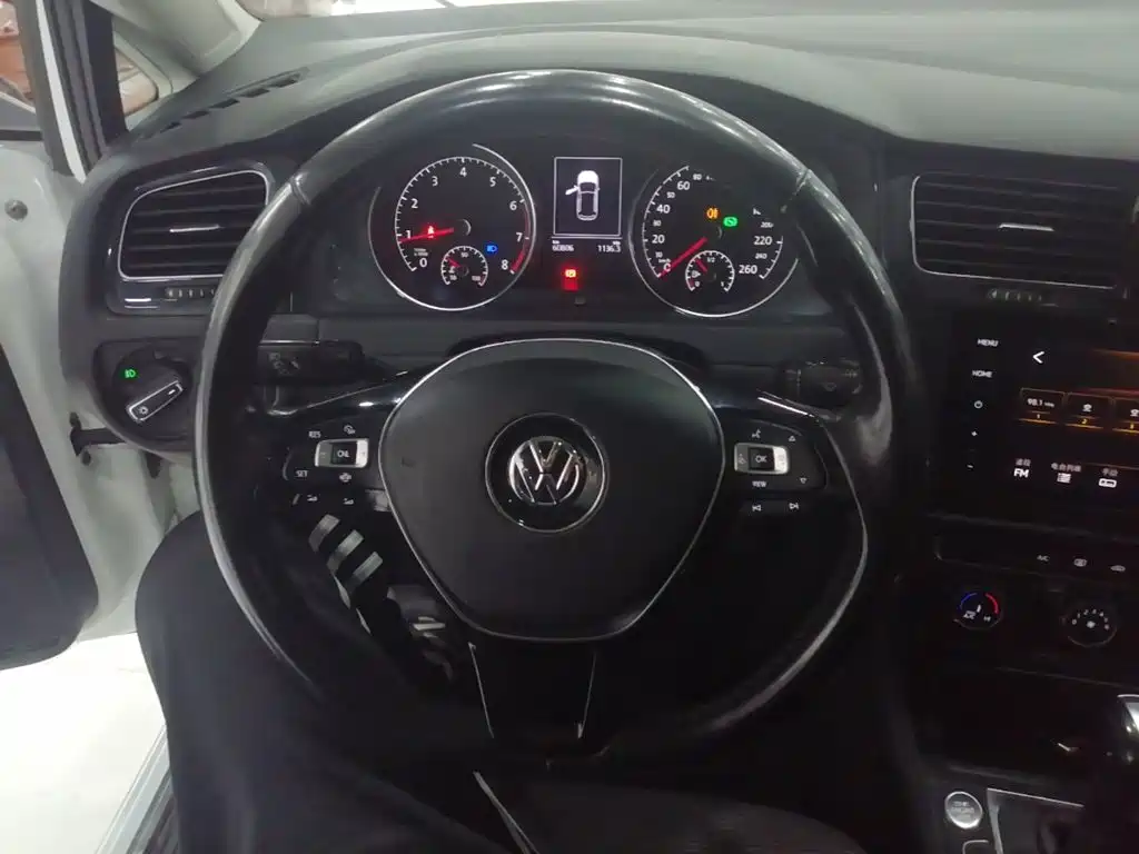 Volkswagen Golf — миниатюра 11