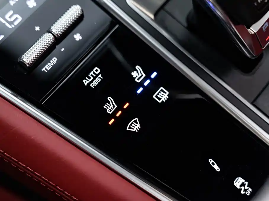 Porsche Panamera — миниатюра 24