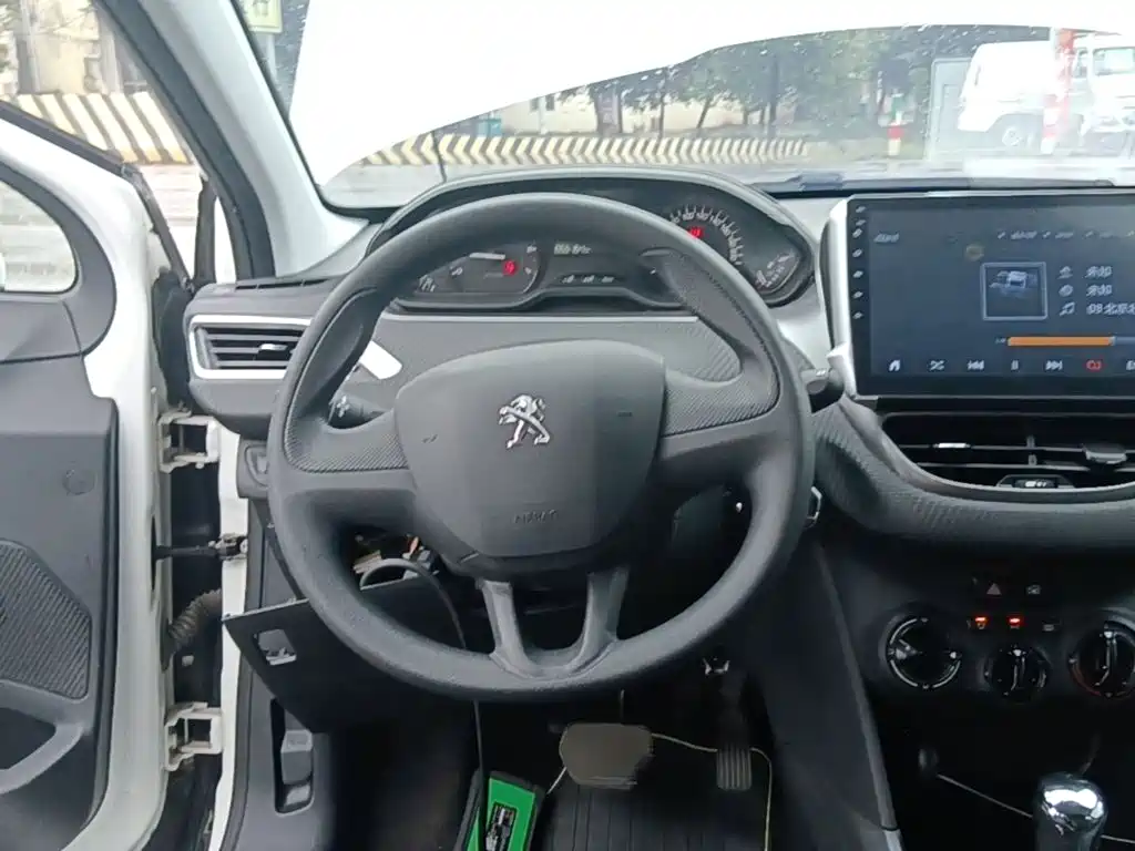 Peugeot 2008 — миниатюра 11