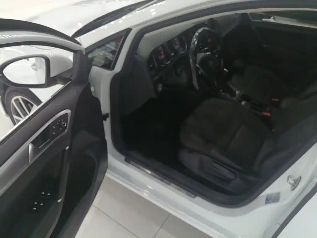 Volkswagen Golf — миниатюра 16