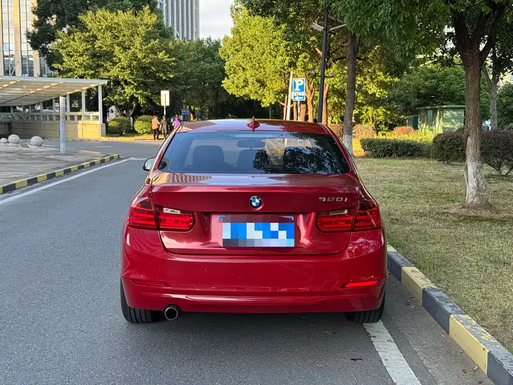 BMW 3 Series — миниатюра 4