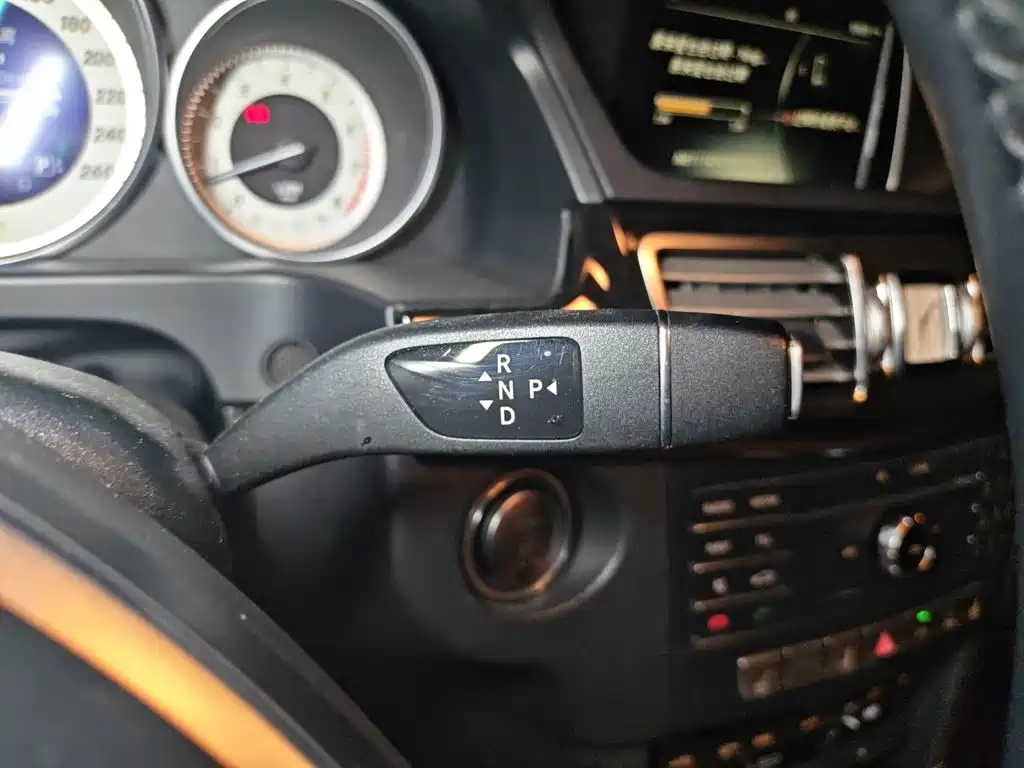 Mercedes-Benz E-Class — миниатюра 15