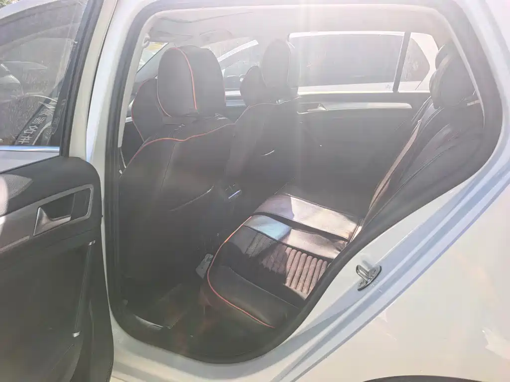 Volkswagen Golf — миниатюра 3