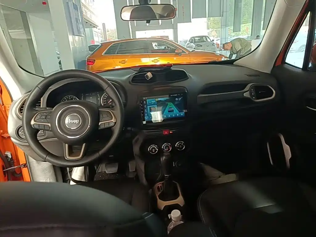 Jeep Renegade — миниатюра 10