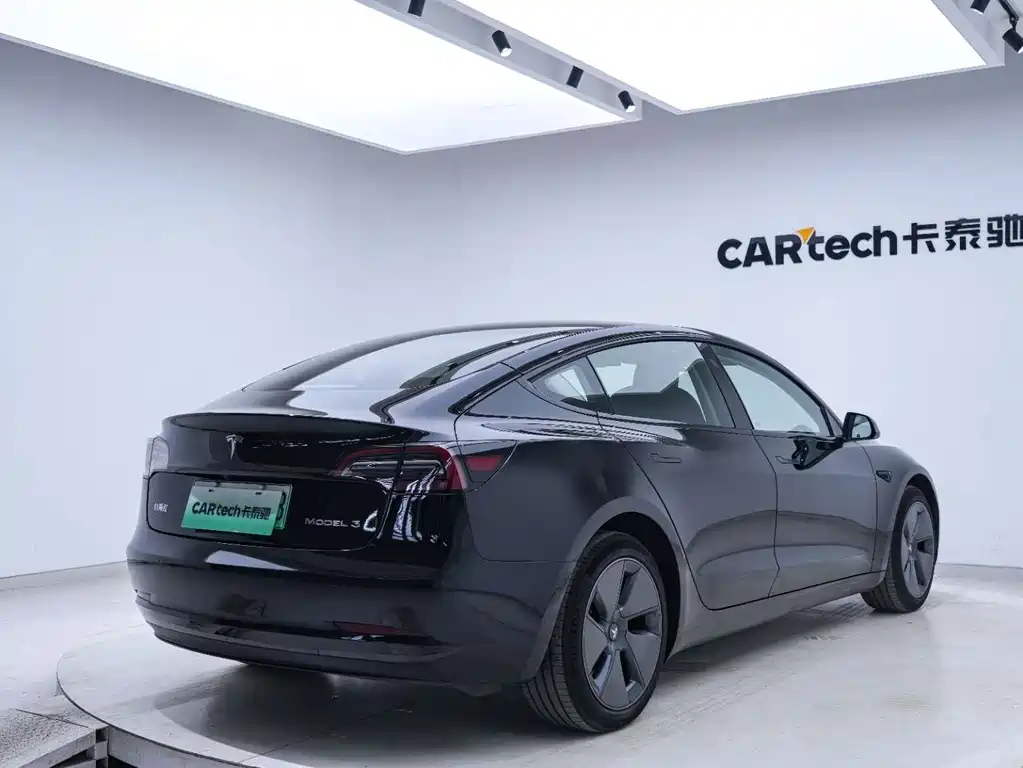 Tesla Model 3 — миниатюра 12