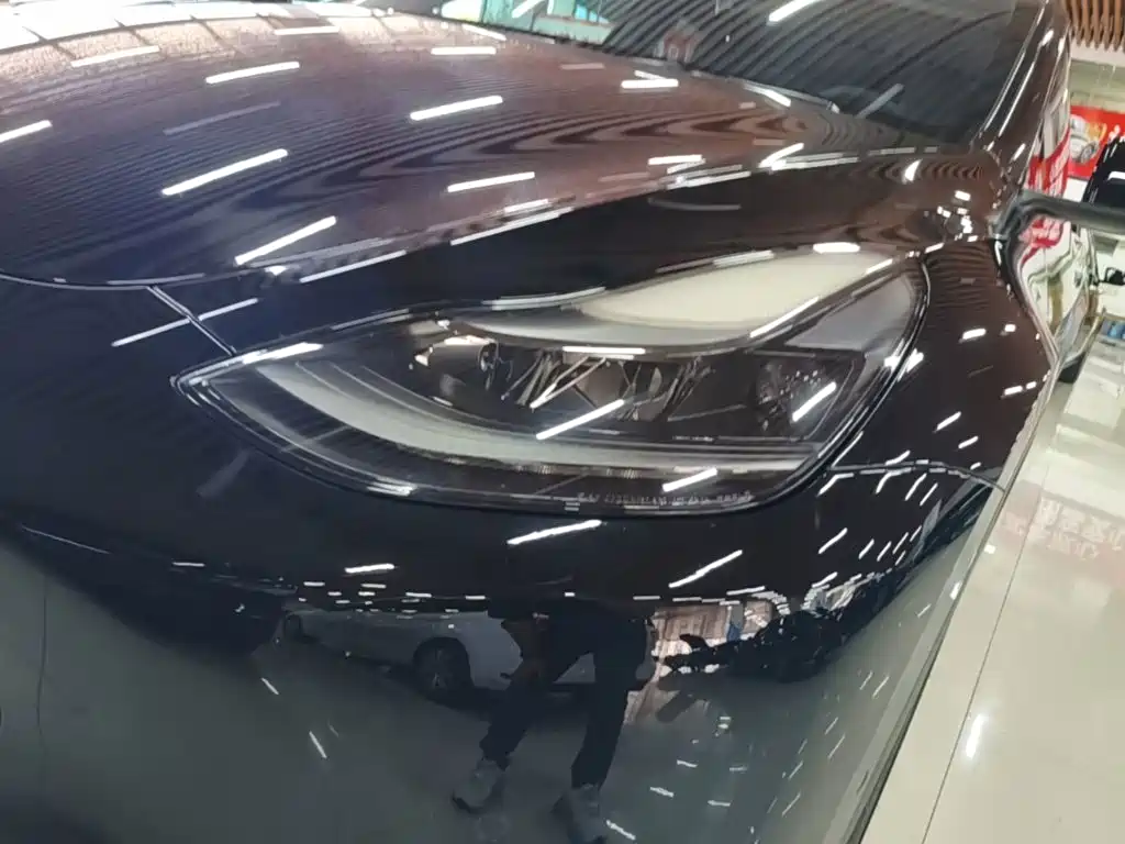 Tesla Model Y — миниатюра 24