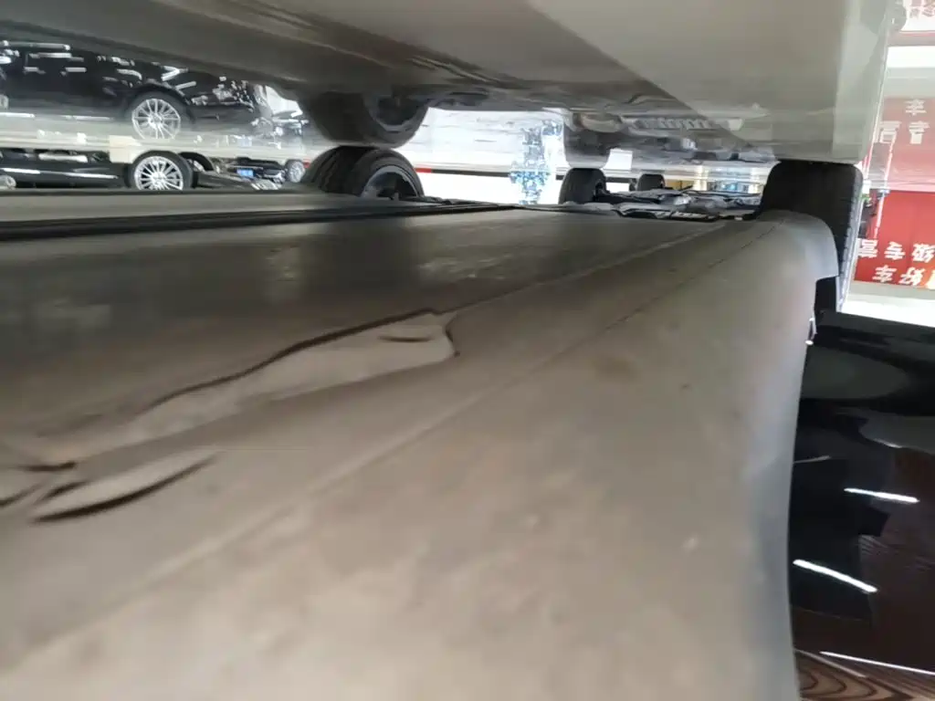Tesla Model Y — миниатюра 21