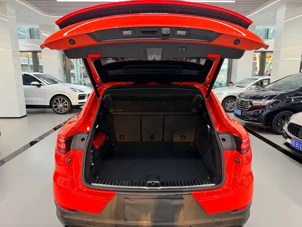 Porsche Cayenne — миниатюра 11