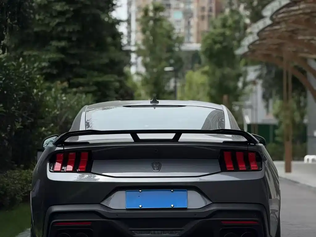 Ford Mustang 2024 5.0L V8 Dark Horse
