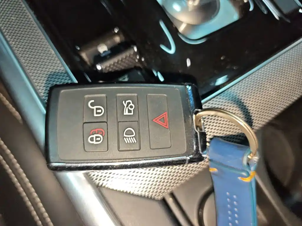 Jaguar XEL — миниатюра 9