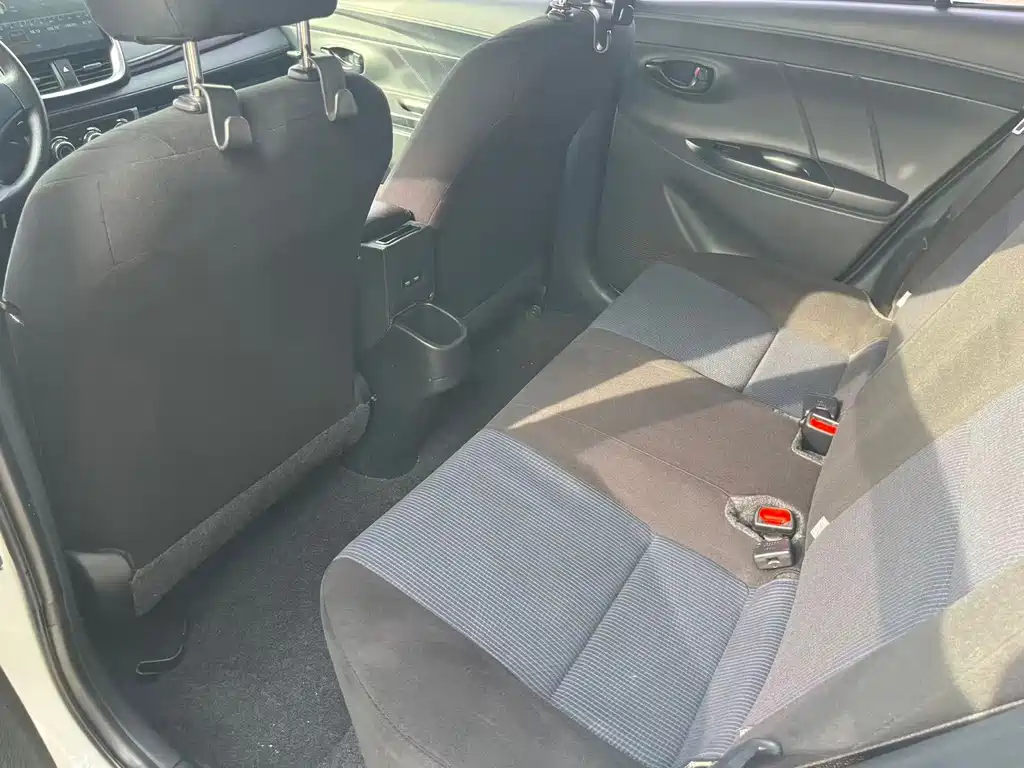 Toyota Yaris L — миниатюра 8