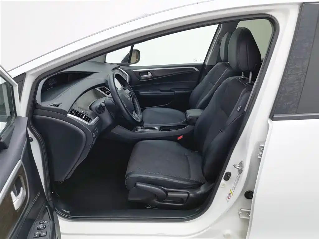 Honda Jade 2014 1.8L AT Comfort Elite 5 мест