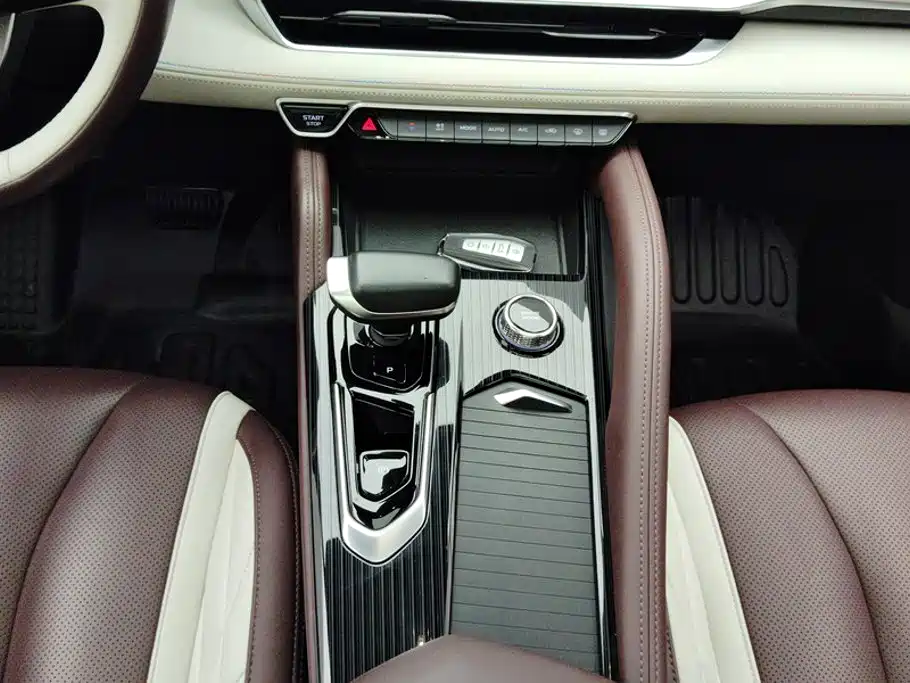 Geely Xingyue L — миниатюра 16
