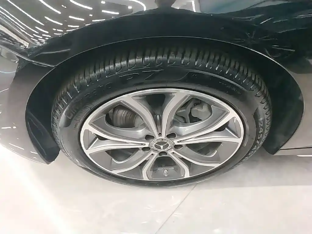 Mercedes-Benz E-Class — миниатюра 23