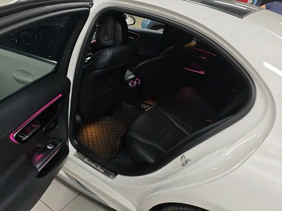 Mercedes-Benz C-Class — миниатюра 7