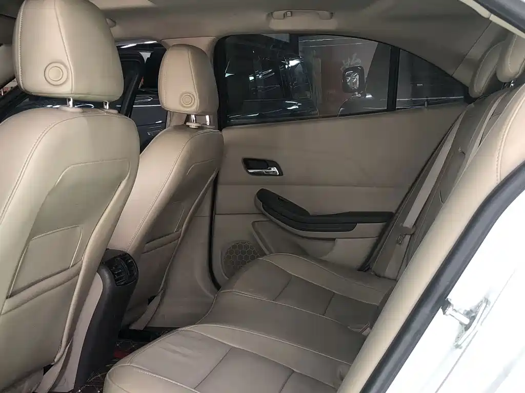 Chevrolet Malibu — миниатюра 8