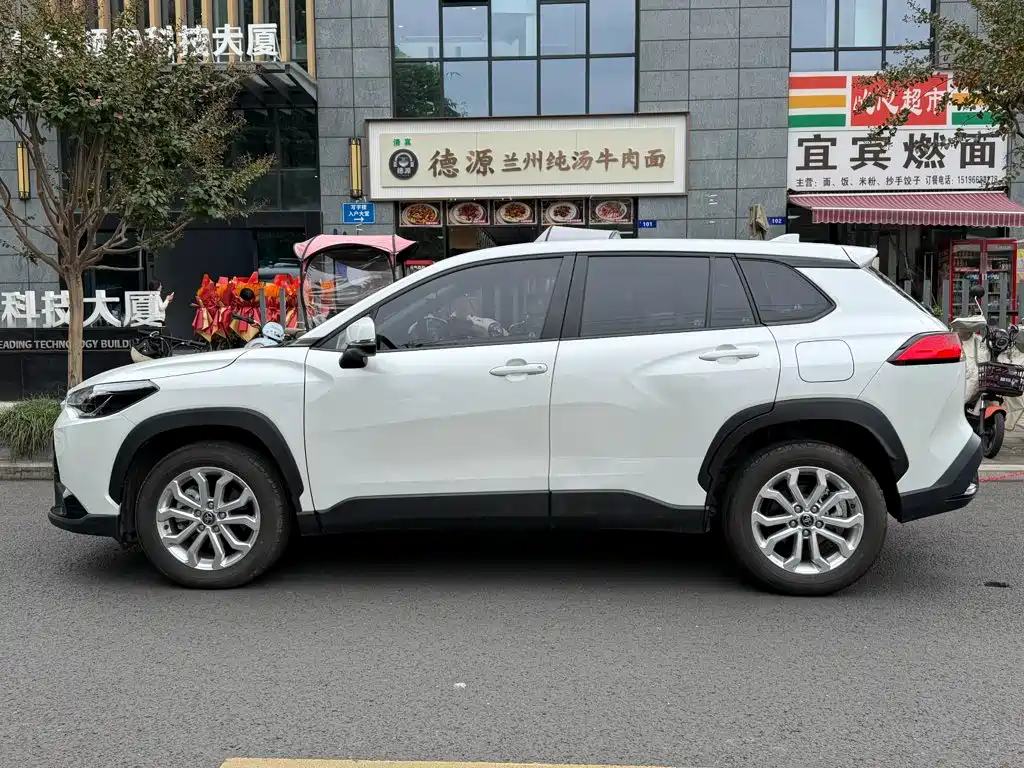 Toyota Frontlander — миниатюра 3