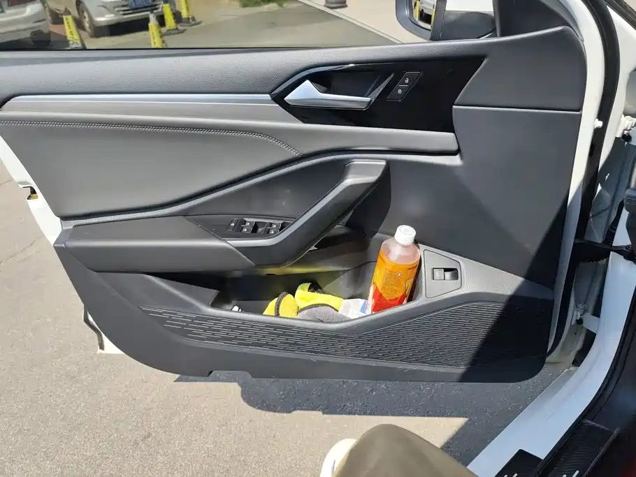 Volkswagen Sagitar — миниатюра 7