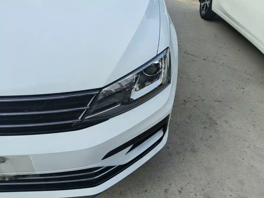 Volkswagen Sagitar — миниатюра 24