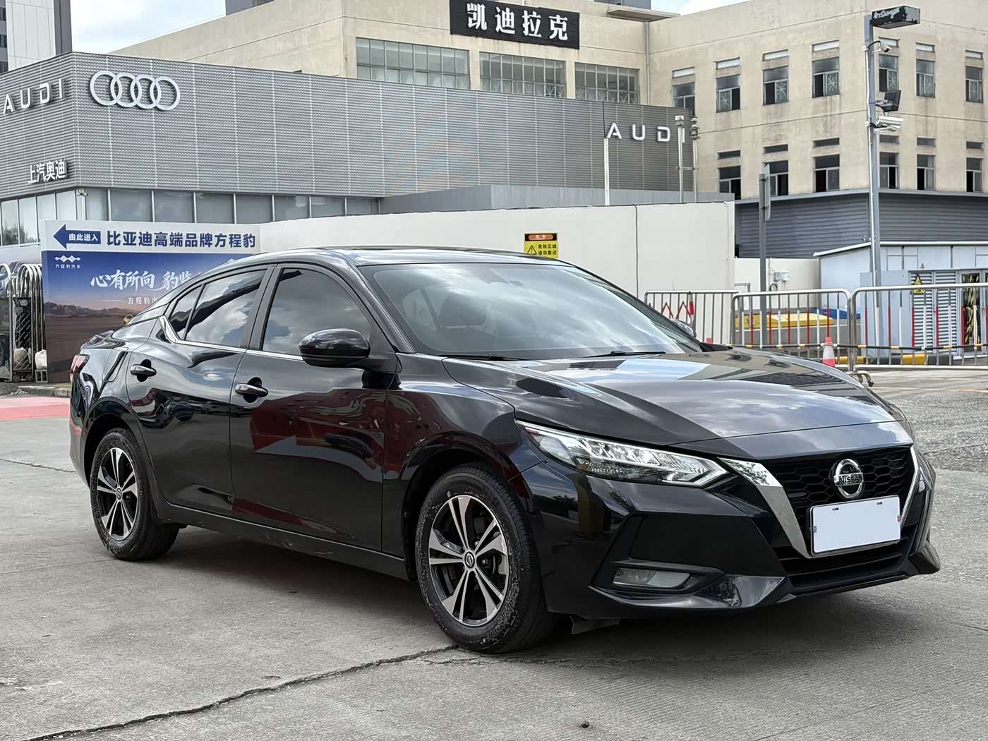 Nissan Sylphy 1.6 л 2022 г. Чёрный, пробег 21000 км