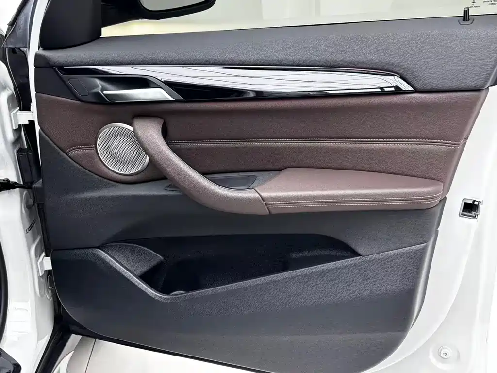 BMW X1 — миниатюра 23