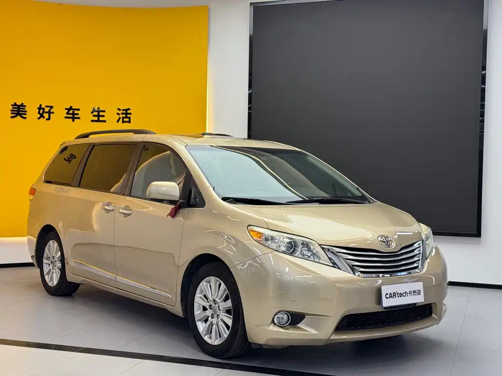 Toyota Sienna — миниатюра 3