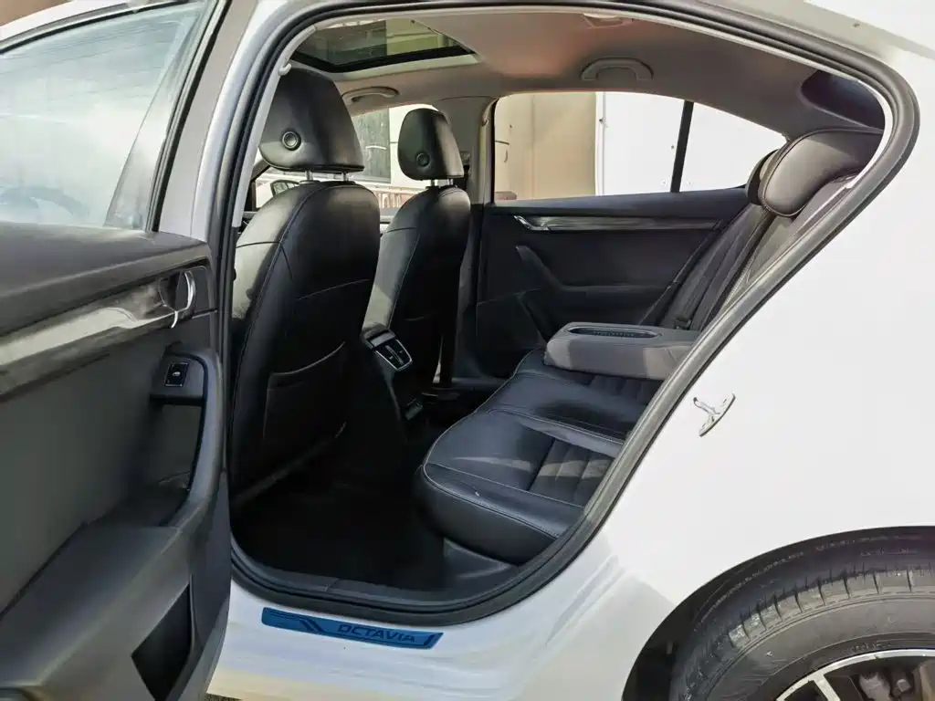 Skoda Octavia — миниатюра 17