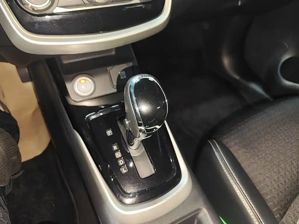Nissan Tiida — миниатюра 14