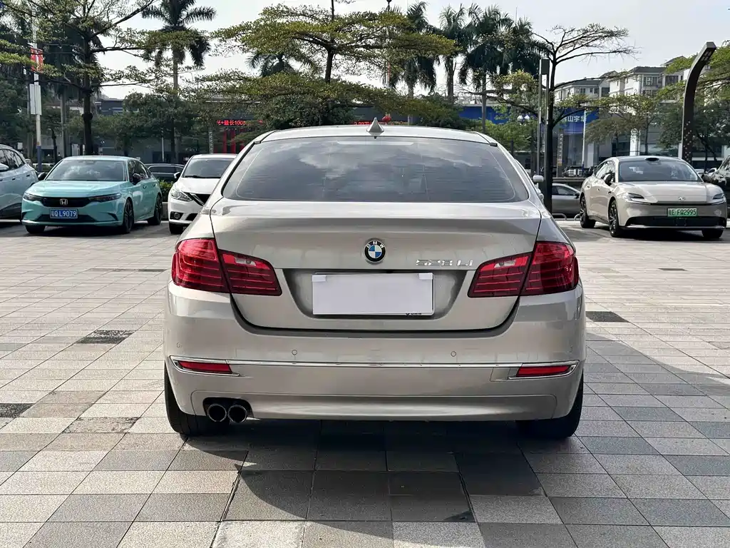 BMW 5 Series — миниатюра 3
