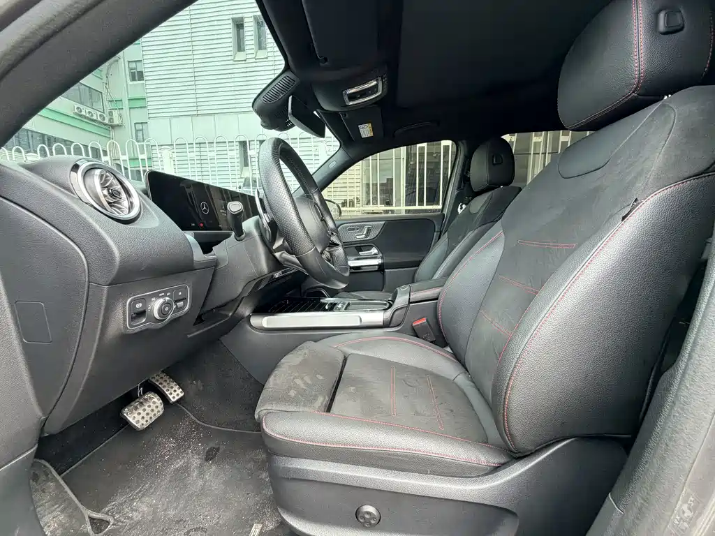 Mercedes-Benz GLB AMG — миниатюра 10