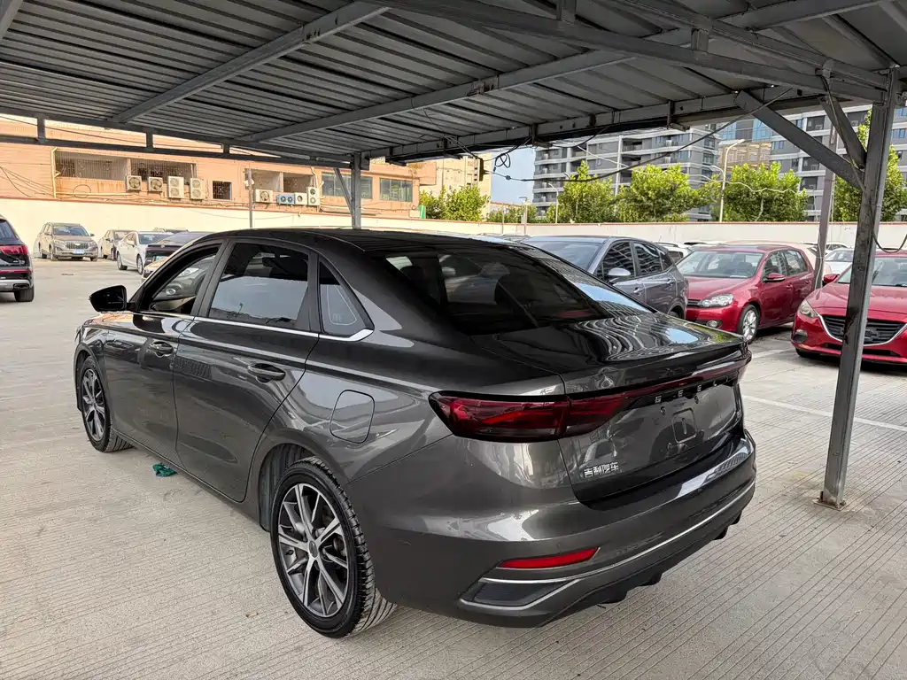 Geely Emgrand — миниатюра 12