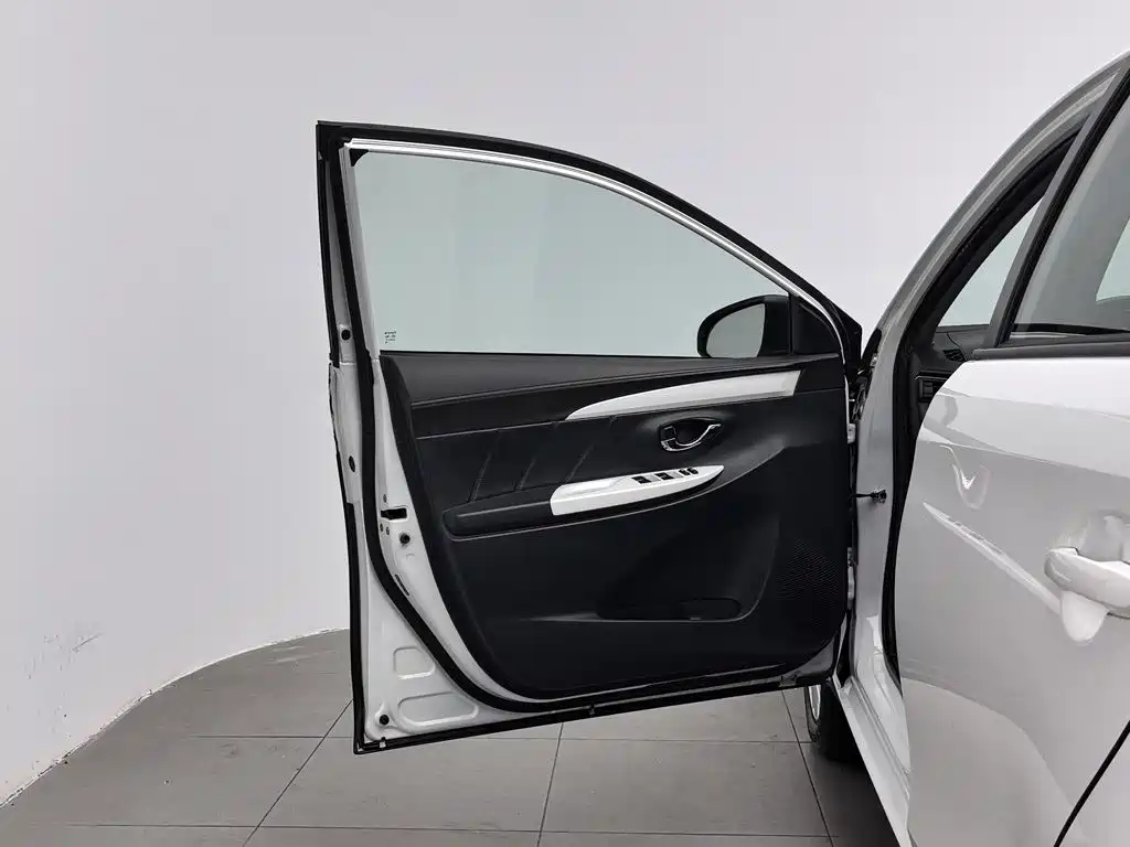 Toyota Vios — миниатюра 8