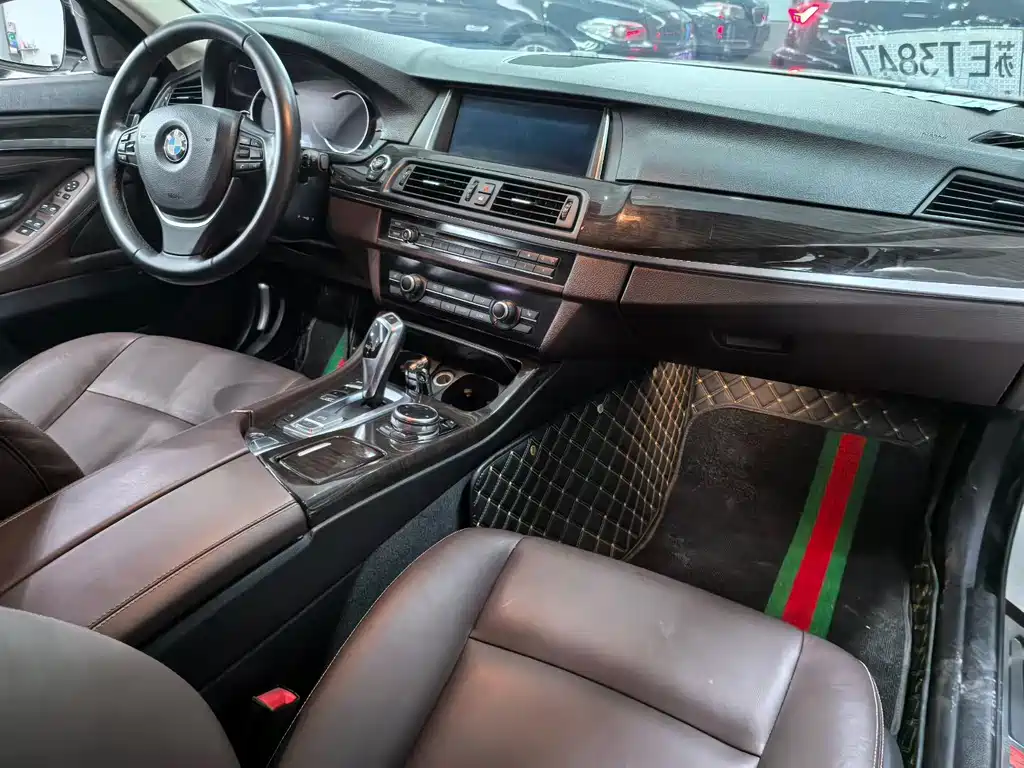 BMW 5 Series — миниатюра 6