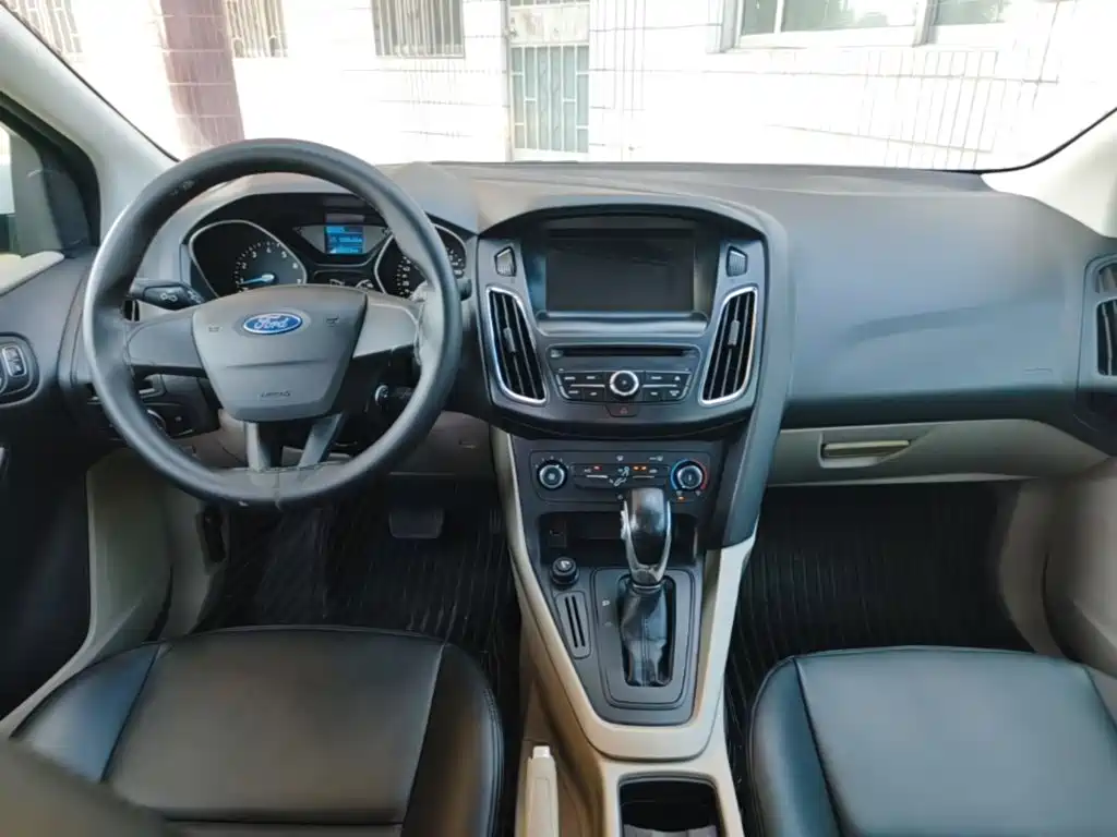 Ford Focus — миниатюра 10