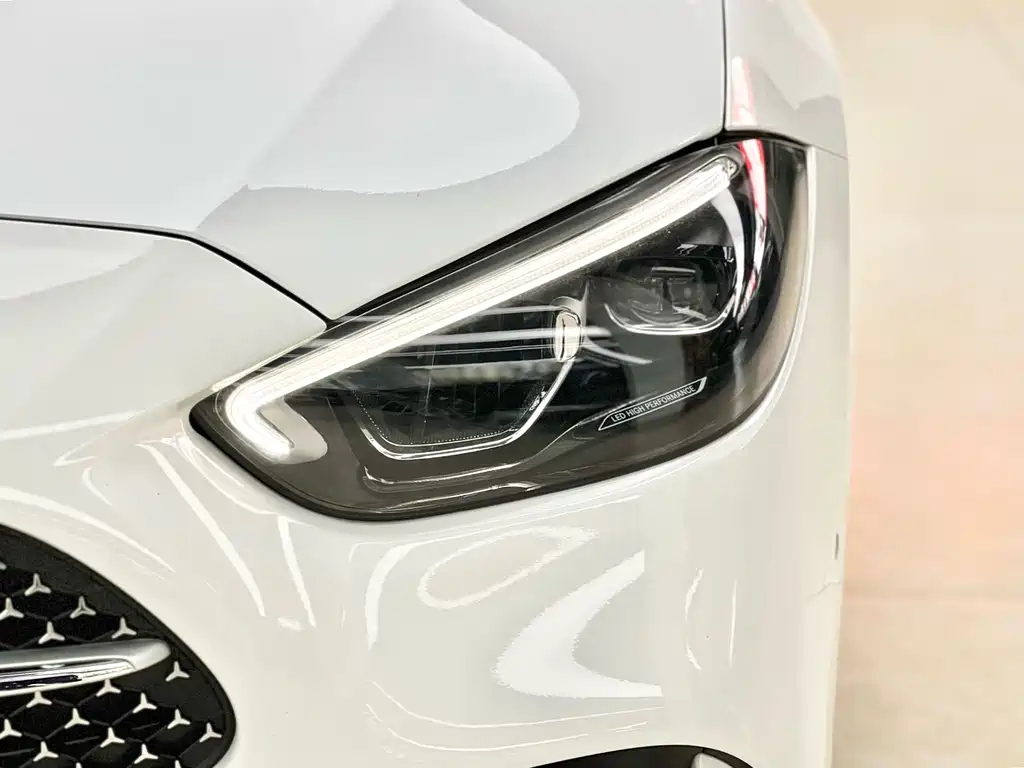 Mercedes-Benz C-Class — миниатюра 16