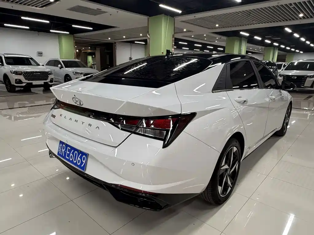 Hyundai Elantra — миниатюра 22