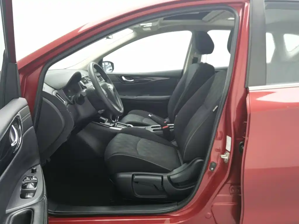 Nissan Tiida — миниатюра 10