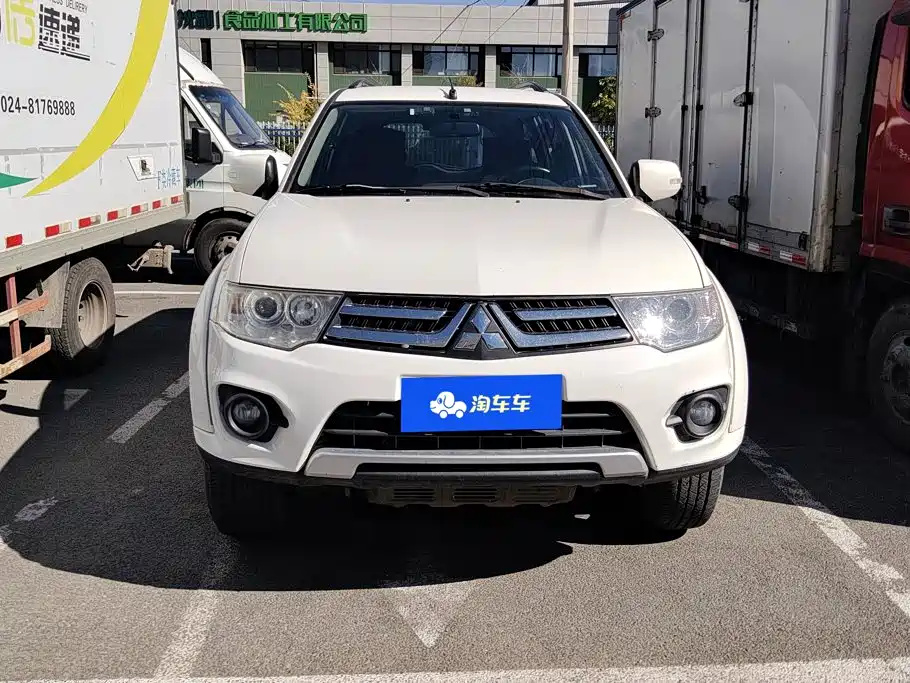 Mitsubishi Pajero Sport — миниатюра 2