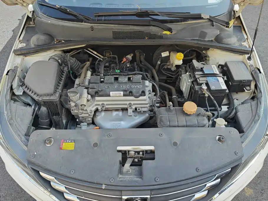 Baojun 310W — миниатюра 10