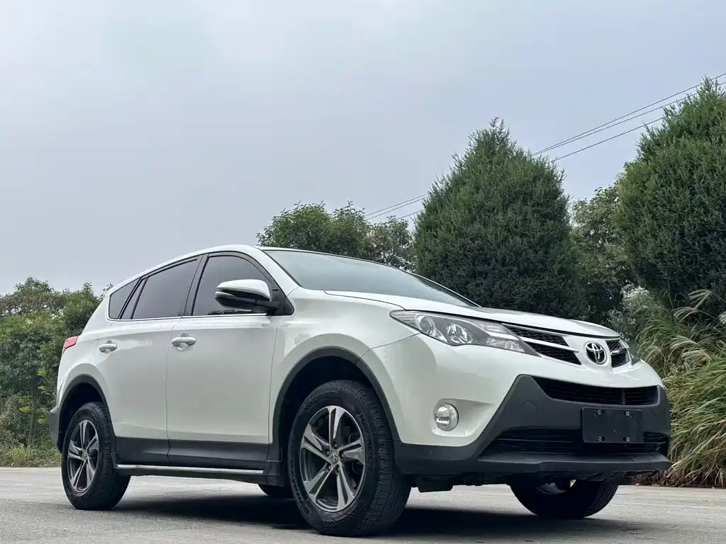 Toyota RAV4 — миниатюра 3