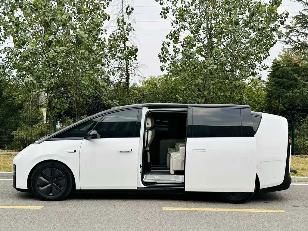 Li Auto Li MEGA — миниатюра 6