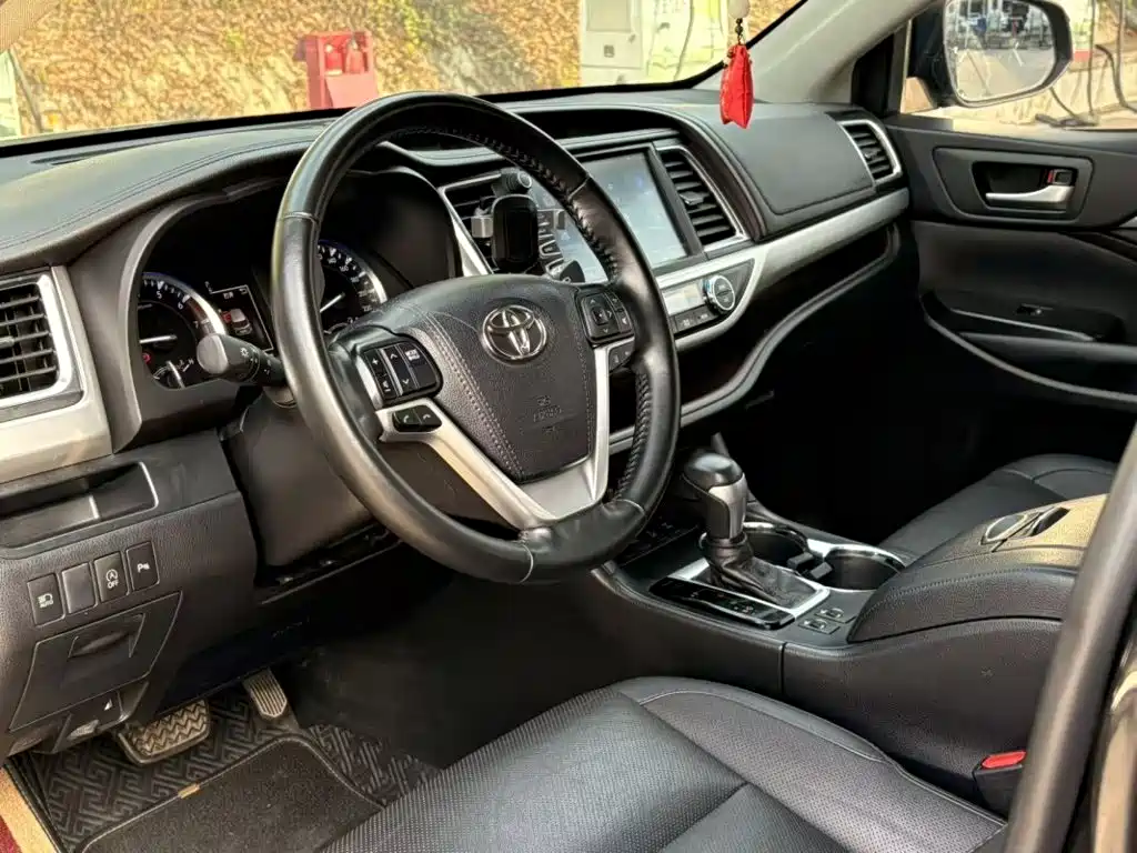 Toyota Highlander — миниатюра 5