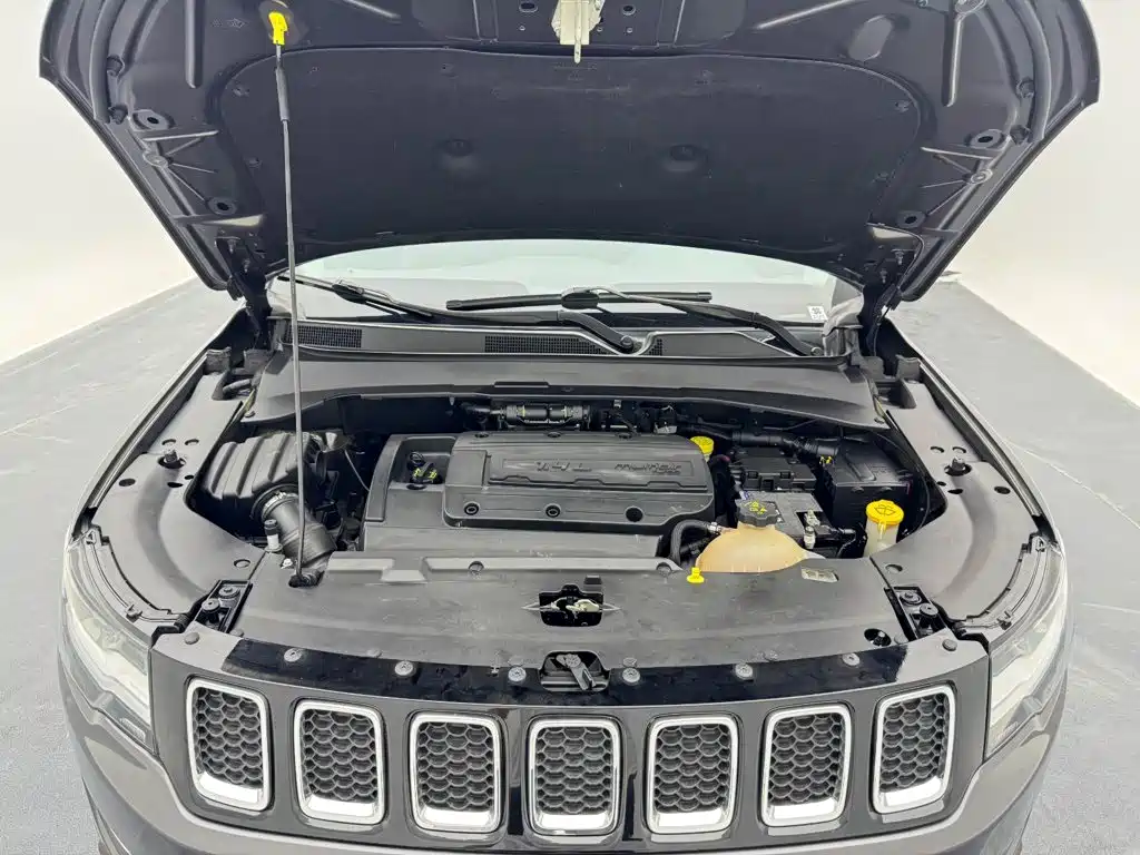 Jeep Compass — миниатюра 24