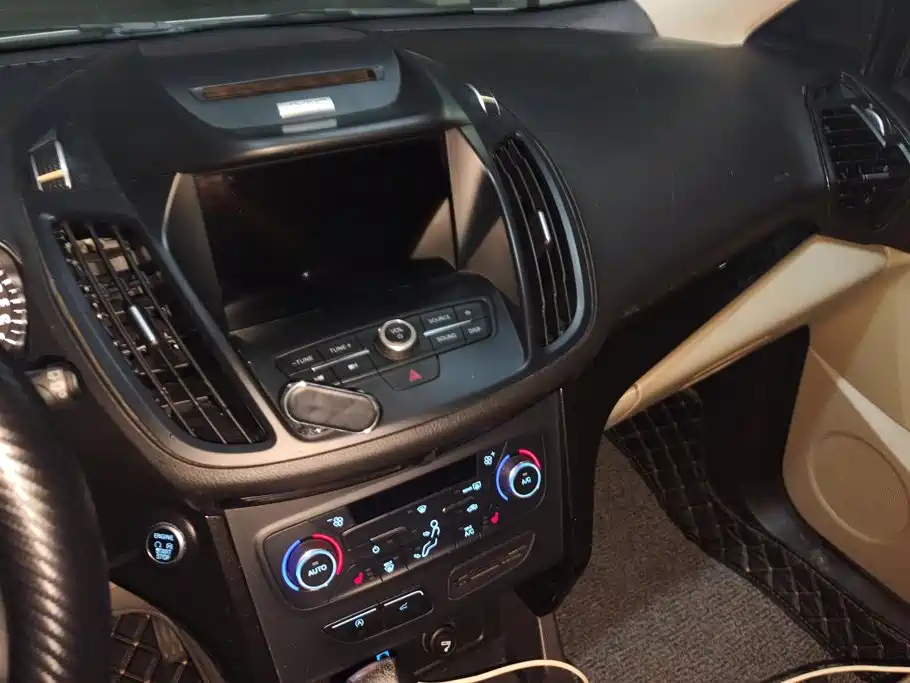 Ford Kuga — миниатюра 13