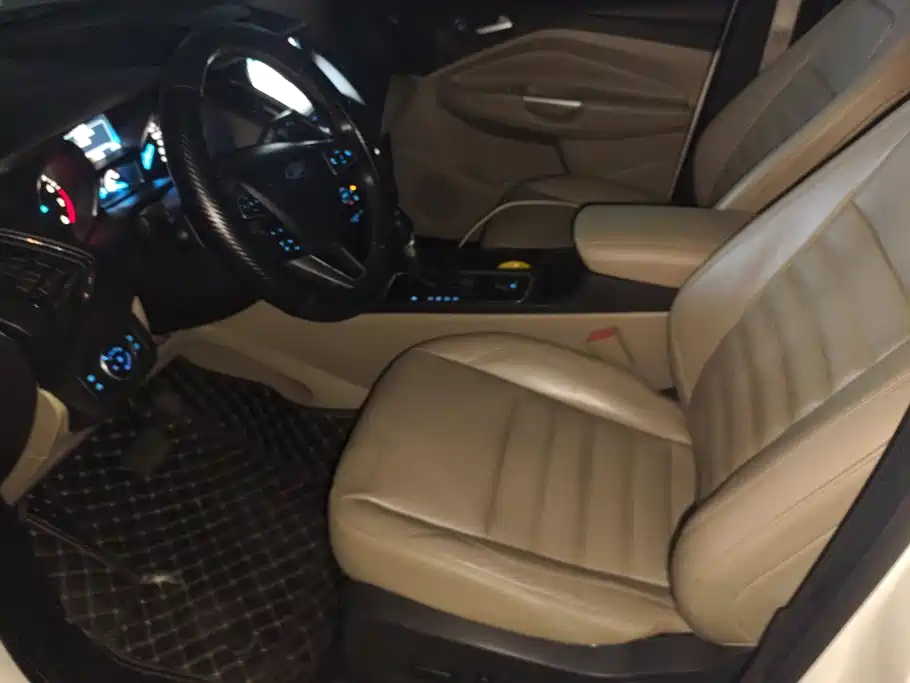 Ford Kuga — миниатюра 9