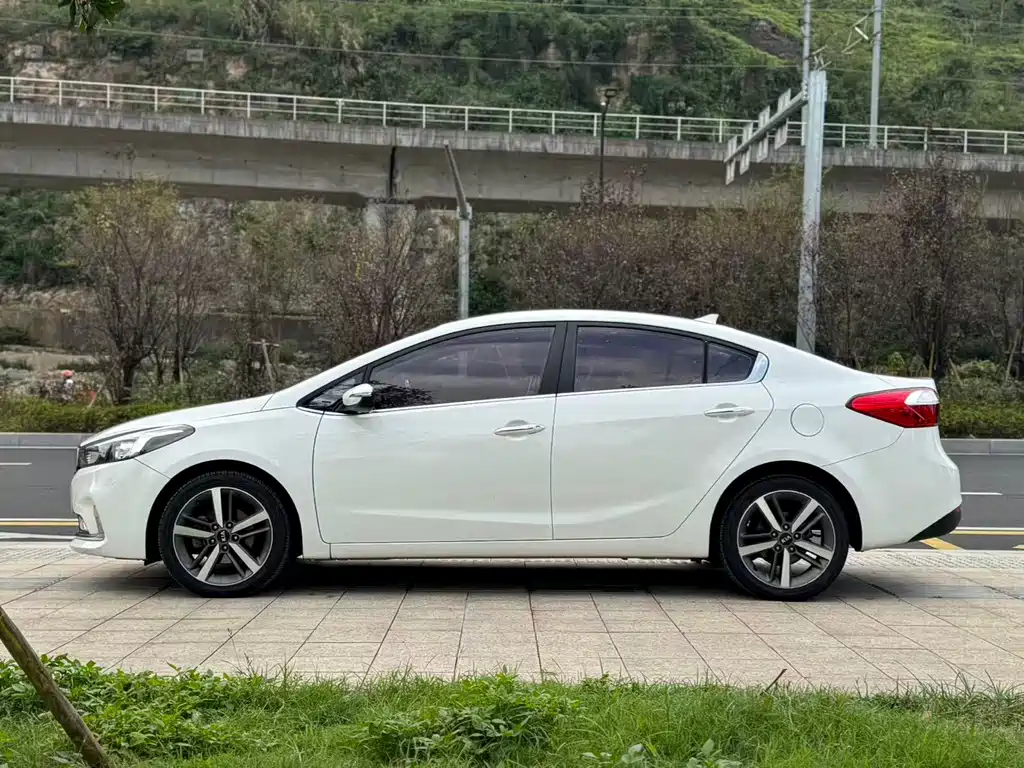 Kia K3 — миниатюра 8