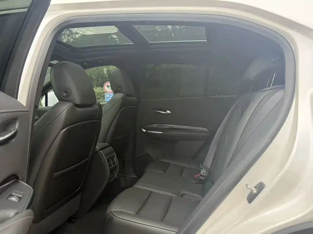 Cadillac XT4 2020 28T