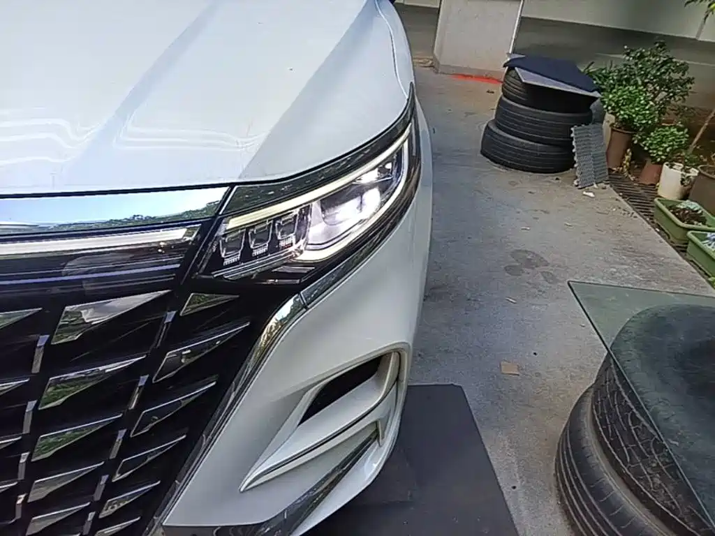 Roewe iMAX8 New Energy — миниатюра 24