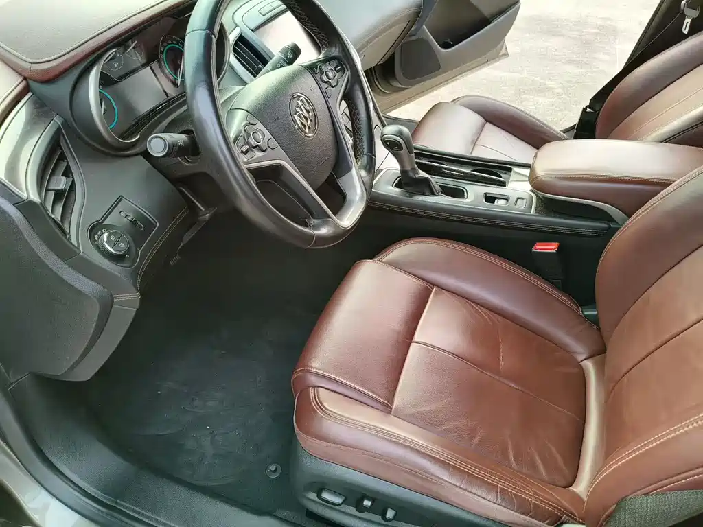 Buick LaCrosse 2013 2.4L SIDI Luxury Comfort
