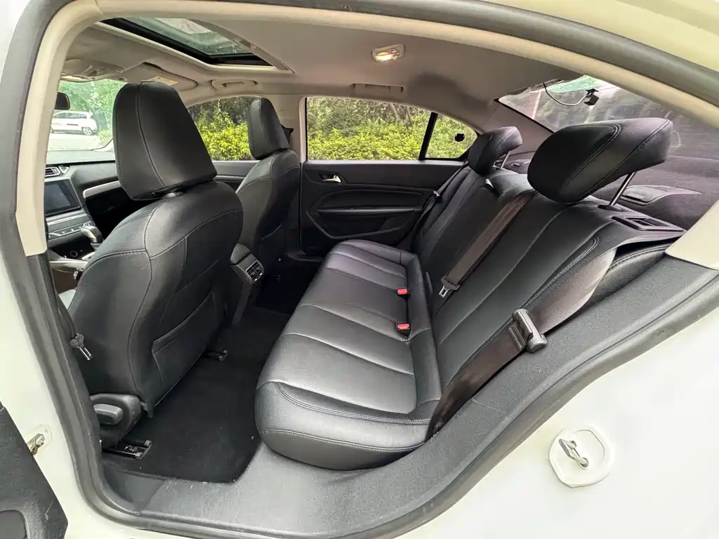 Peugeot 408 — миниатюра 6